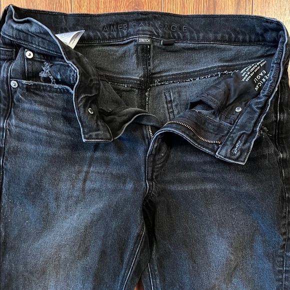 American Eagle Black Distressed Jeans - Picture 3 of 6